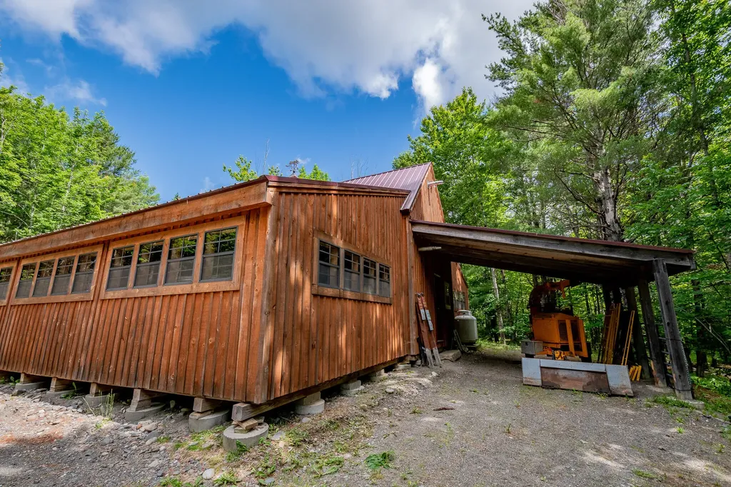 5 Dusty Lane Brownville ME 04414