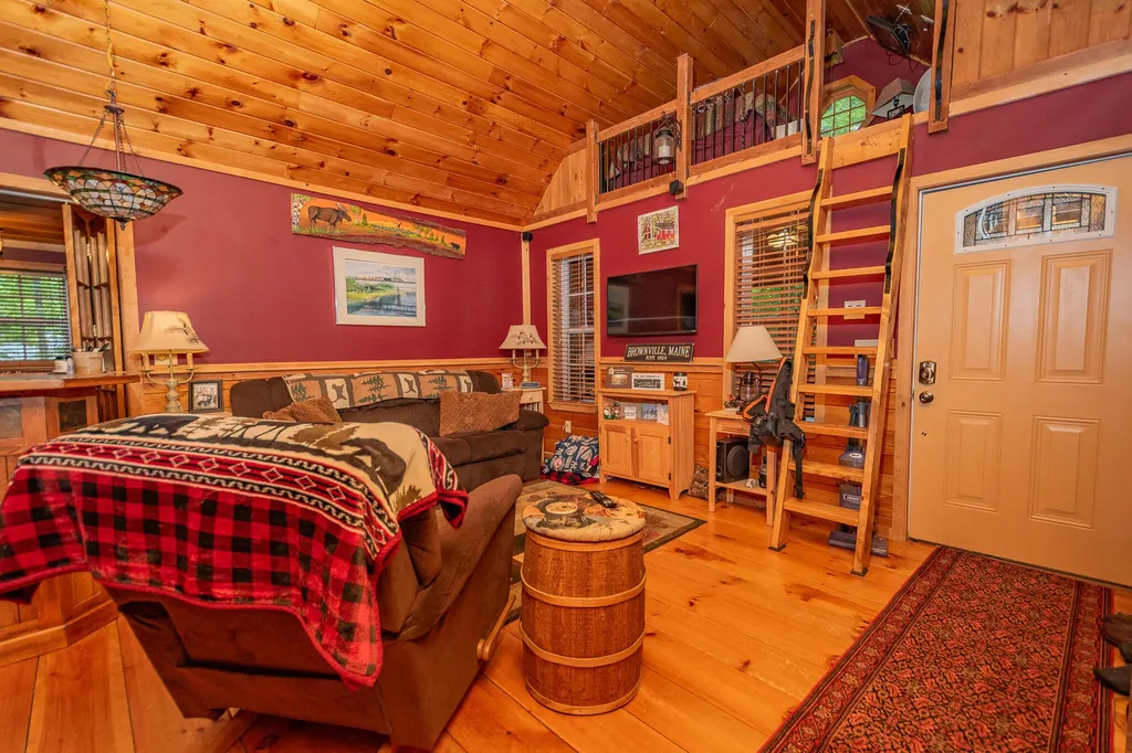 5 Dusty Lane Brownville ME 04414