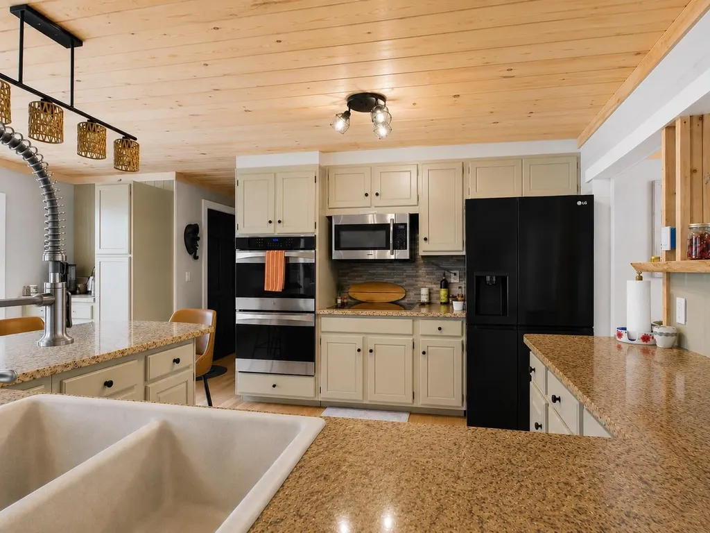 173 Tibbetts Road Exeter ME 04435