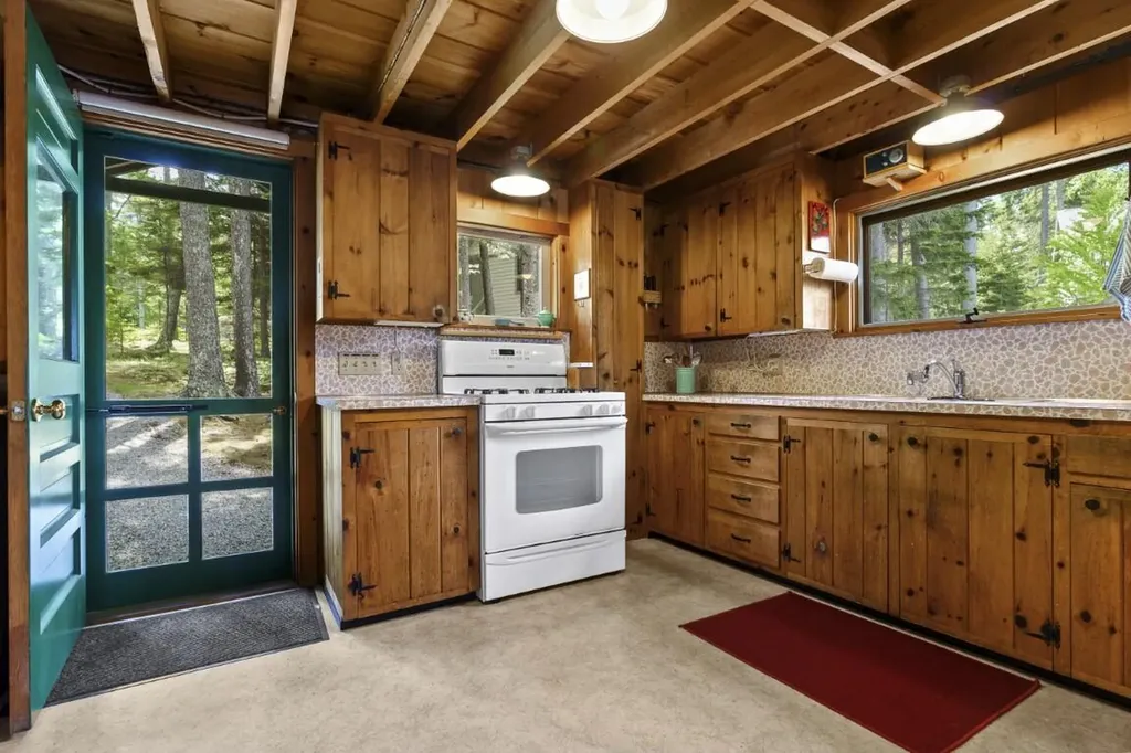 236 Dogfish Head Road Southport ME 04576