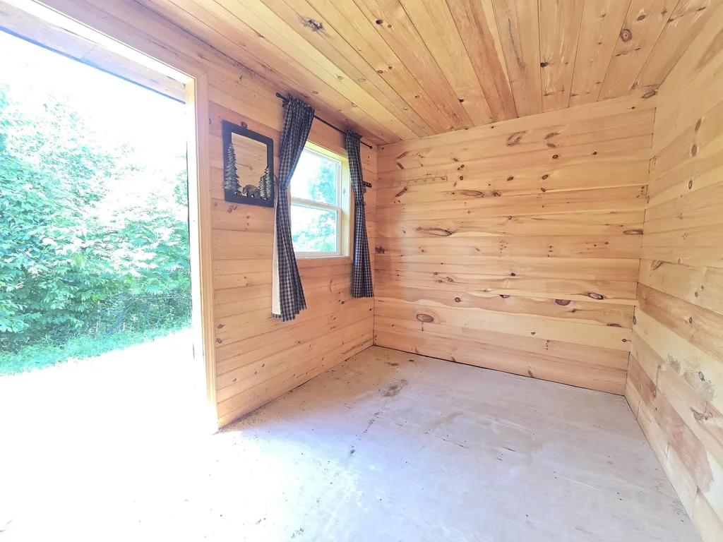 60 Riley Road Mexico ME 04257