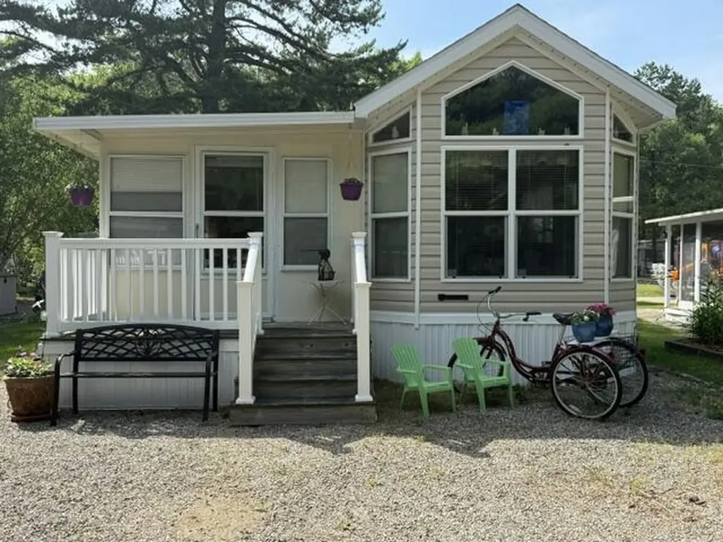 1 Robinson Way Kennebunk ME 04043