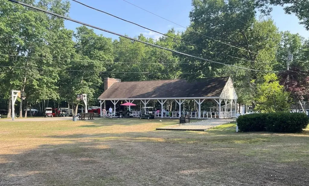 1 Robinson Way Kennebunk ME 04043