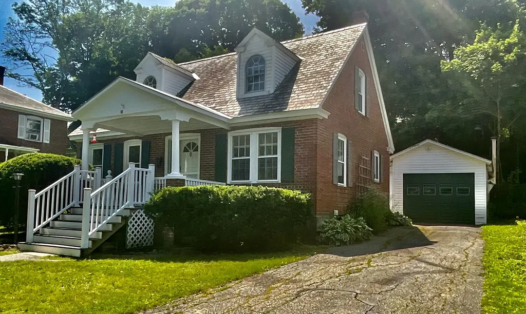 18 Valley Road Bath ME 04530