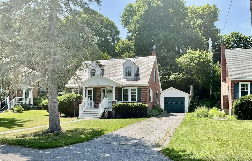18 Valley Road Bath ME 04530