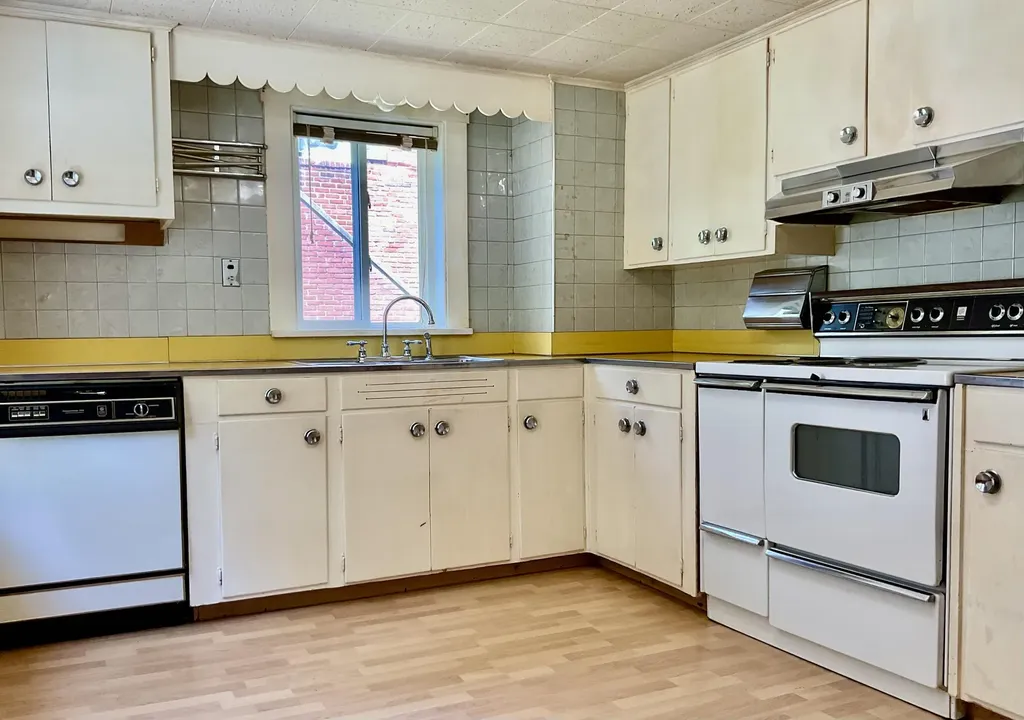18 Valley Road Bath ME 04530