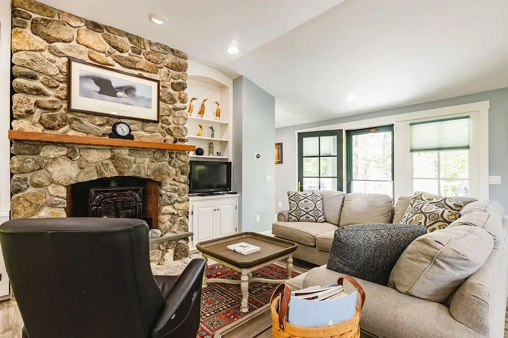 35 Osprey Circle Lincolnville ME 04849