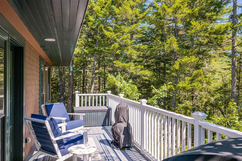 35 Osprey Circle Lincolnville ME 04849