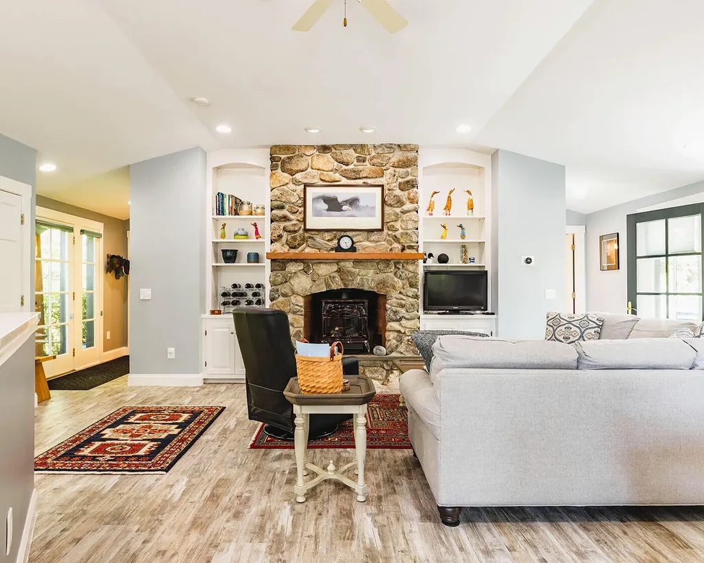 35 Osprey Circle Lincolnville ME 04849