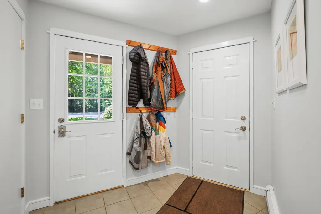 60 Ledgewood Drive Yarmouth ME 04096