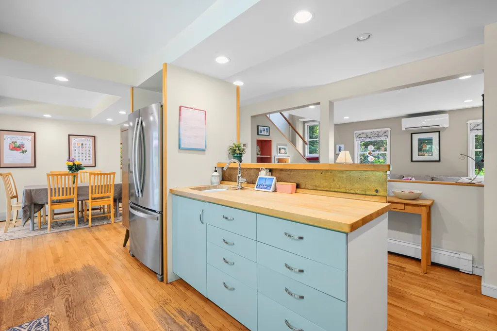 60 Ledgewood Drive Yarmouth ME 04096