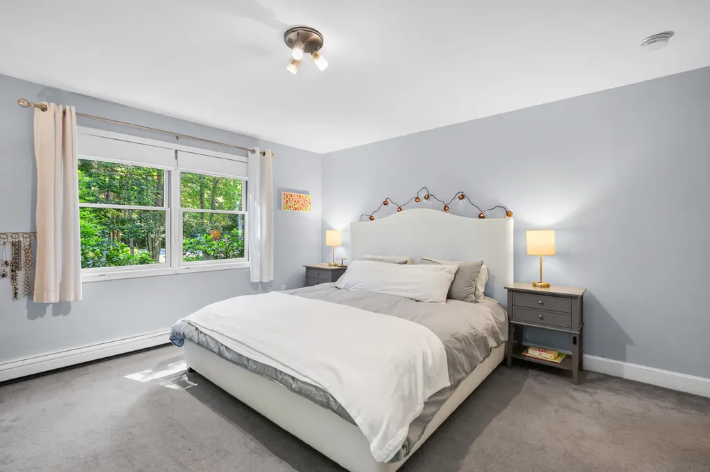 60 Ledgewood Drive Yarmouth ME 04096