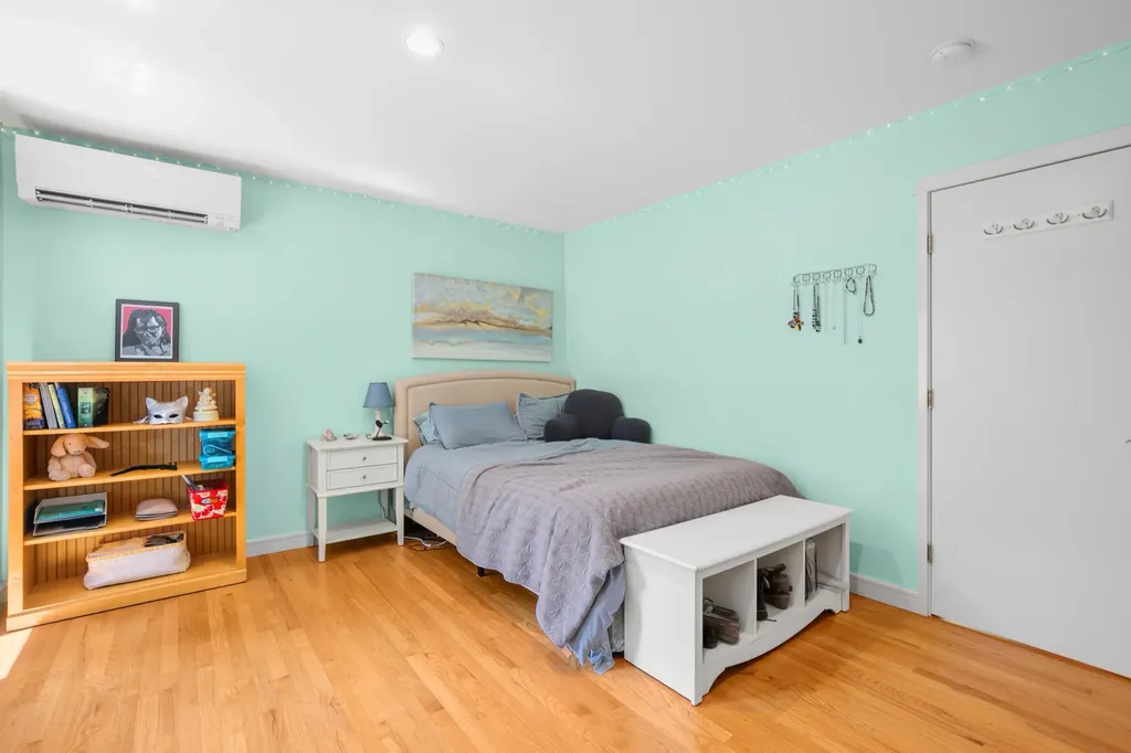 60 Ledgewood Drive Yarmouth ME 04096