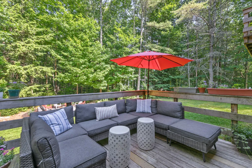 60 Ledgewood Drive Yarmouth ME 04096
