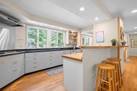 60 Ledgewood Drive Yarmouth ME 04096