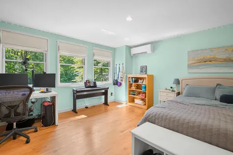 60 Ledgewood Drive Yarmouth ME 04096