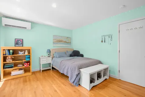 60 Ledgewood Drive Yarmouth ME 04096