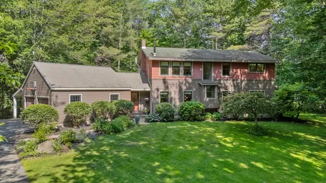 60 Ledgewood Drive Yarmouth ME 04096