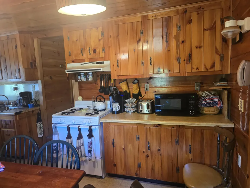 177 Jackman Road Rockwood T1 R1 Nbkp ME 04478
