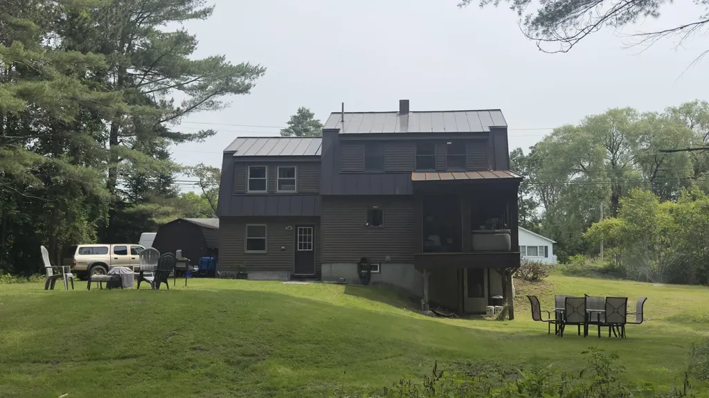 121 Knowlton Corner Road Farmington ME 04938