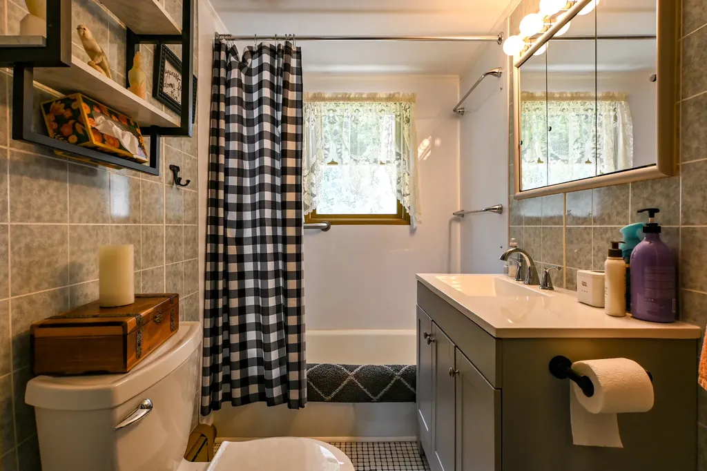 852 Pequawket Trail Baldwin ME 04091