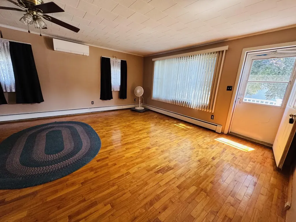 18 Western Avenue East Millinocket ME 04430
