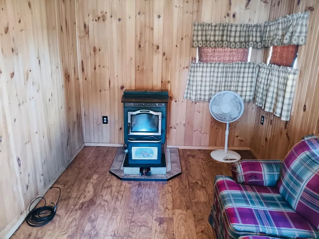 18 Western Avenue East Millinocket ME 04430