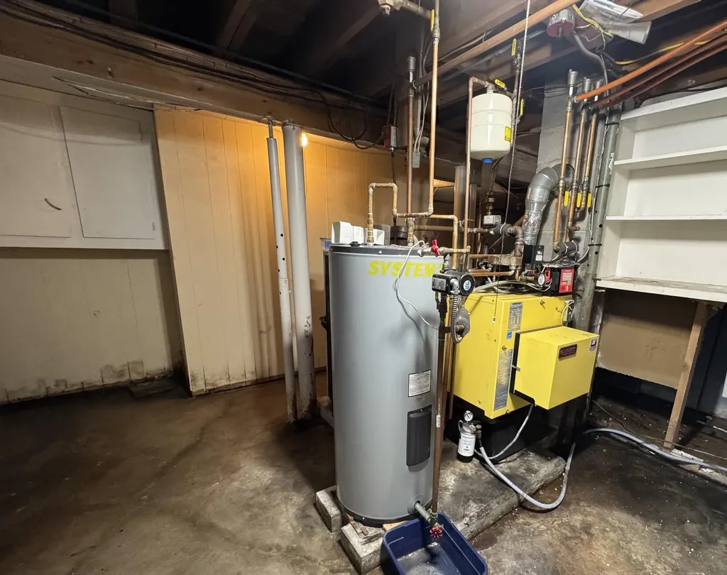 18 Western Avenue East Millinocket ME 04430