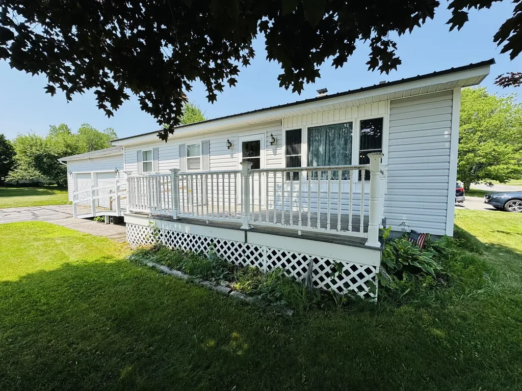 18 Western Avenue East Millinocket ME 04430
