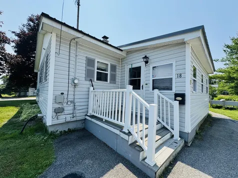 18 Western Avenue East Millinocket ME 04430