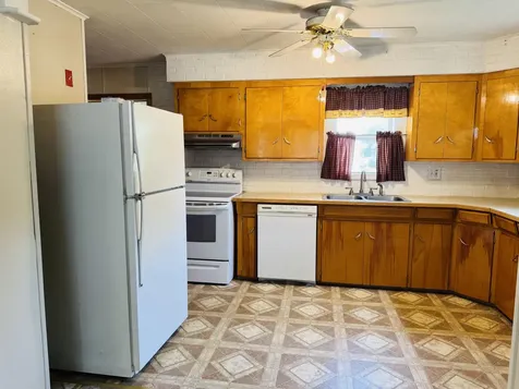 18 Western Avenue East Millinocket ME 04430