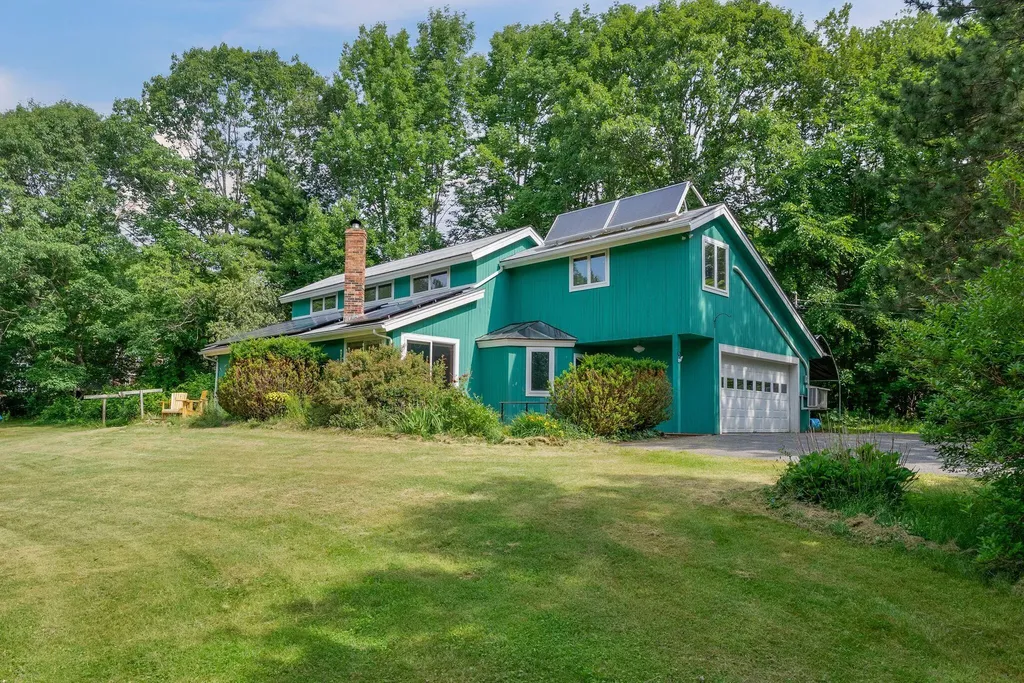 62 Axtell Drive Oakland ME 04963