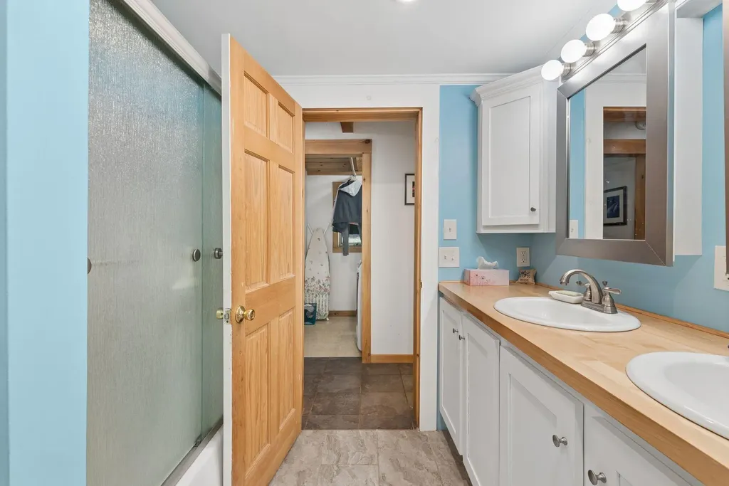 62 Axtell Drive Oakland ME 04963