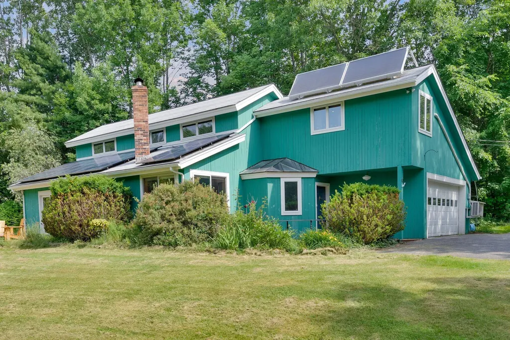 62 Axtell Drive Oakland ME 04963