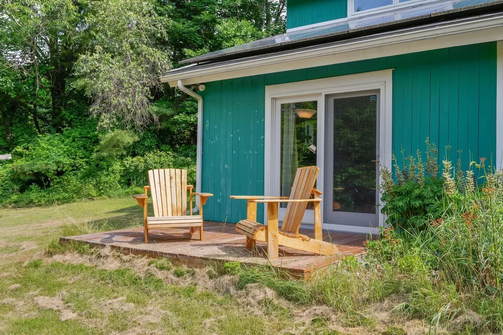 62 Axtell Drive Oakland ME 04963
