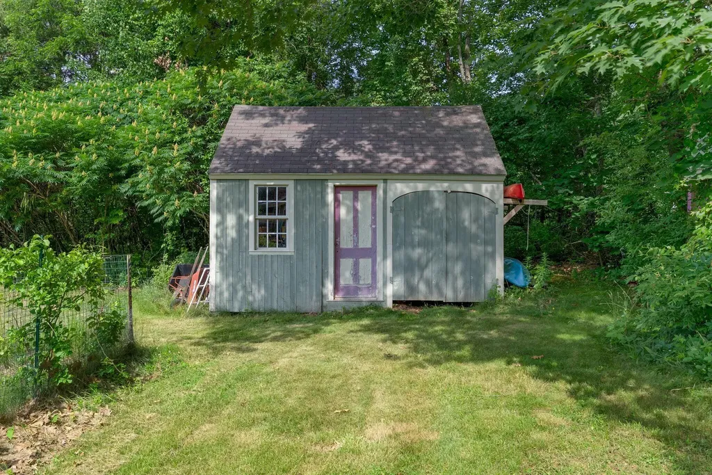 62 Axtell Drive Oakland ME 04963