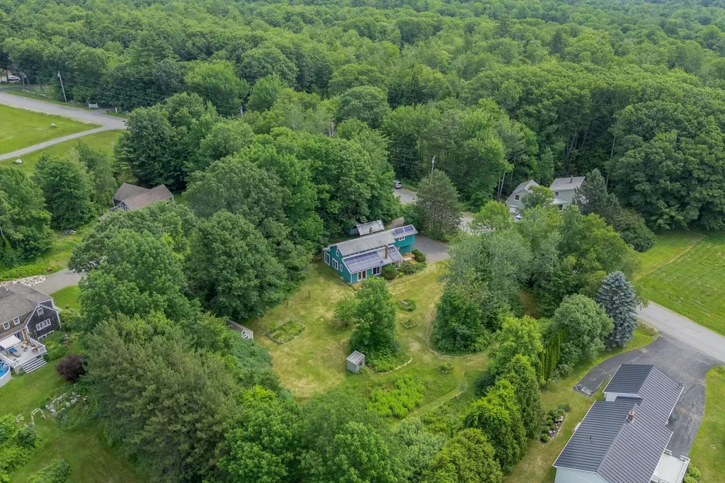 62 Axtell Drive Oakland ME 04963
