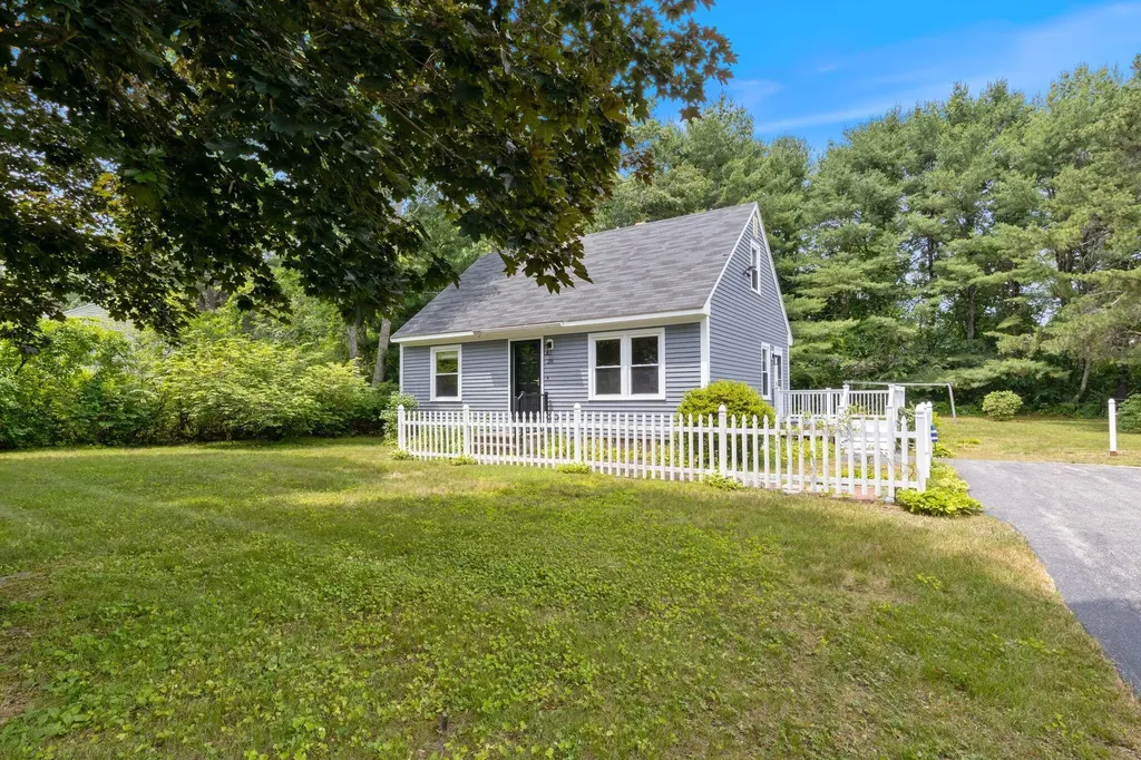 28 Woodside Drive Kennebunk ME 04043