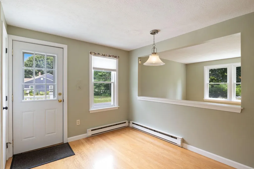 28 Woodside Drive Kennebunk ME 04043
