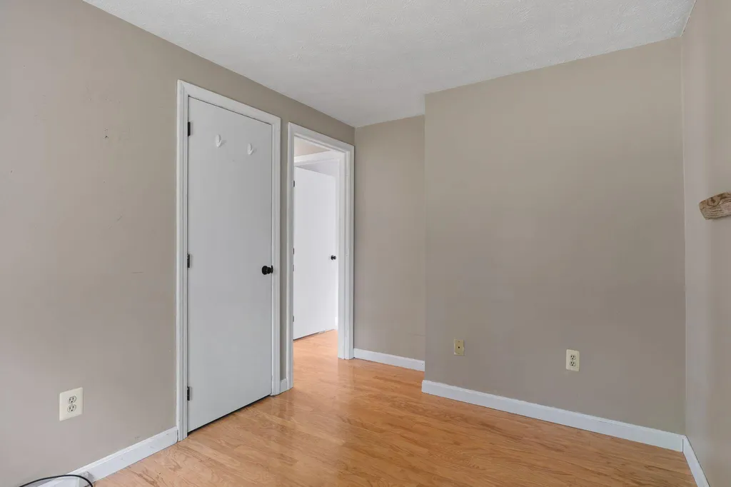 28 Woodside Drive Kennebunk ME 04043