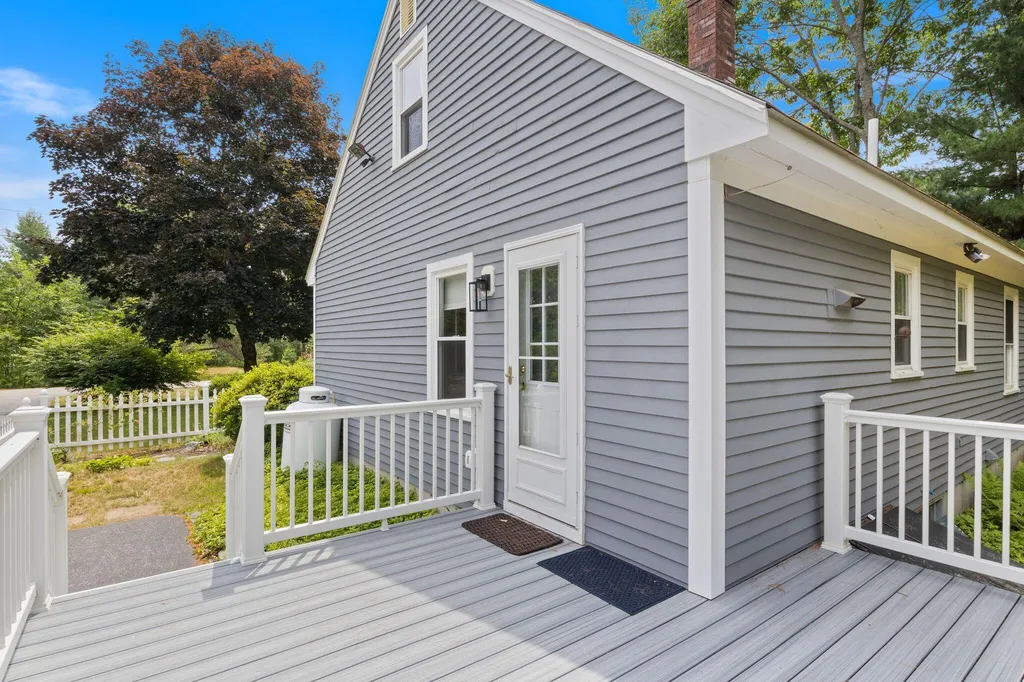 28 Woodside Drive Kennebunk ME 04043