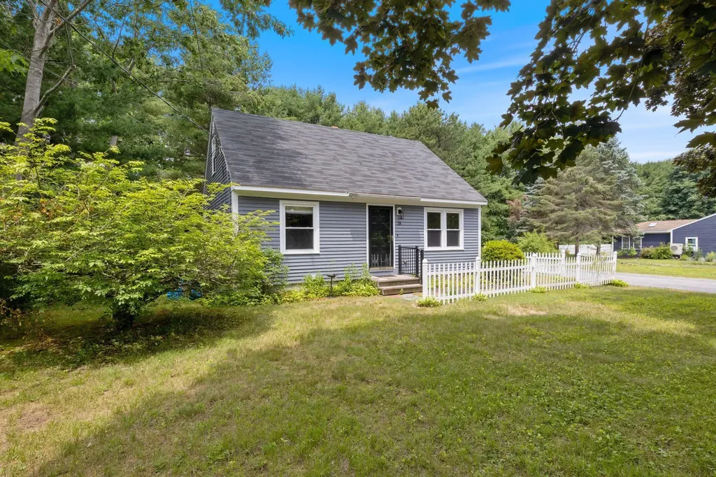 28 Woodside Drive Kennebunk ME 04043