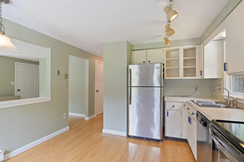 28 Woodside Drive Kennebunk ME 04043