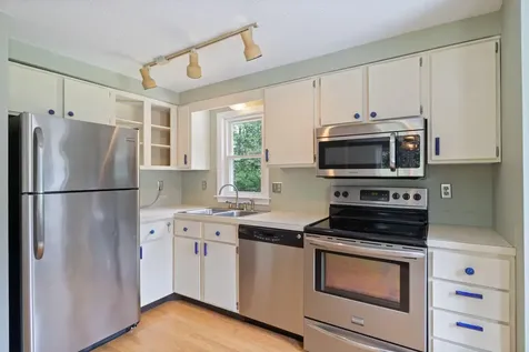 28 Woodside Drive Kennebunk ME 04043