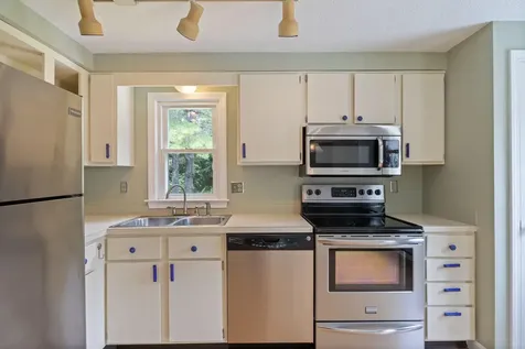 28 Woodside Drive Kennebunk ME 04043