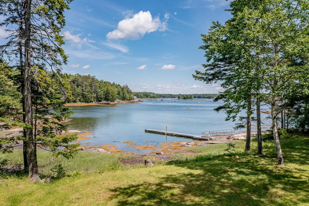 72 States Point Road Saint George ME 04860