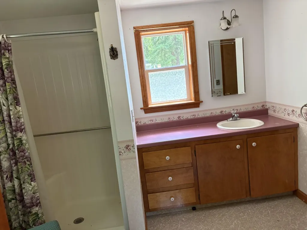 339 Shaker Road Gray ME 04039