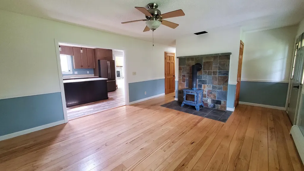 3811 W West River Road Sidney ME 04330