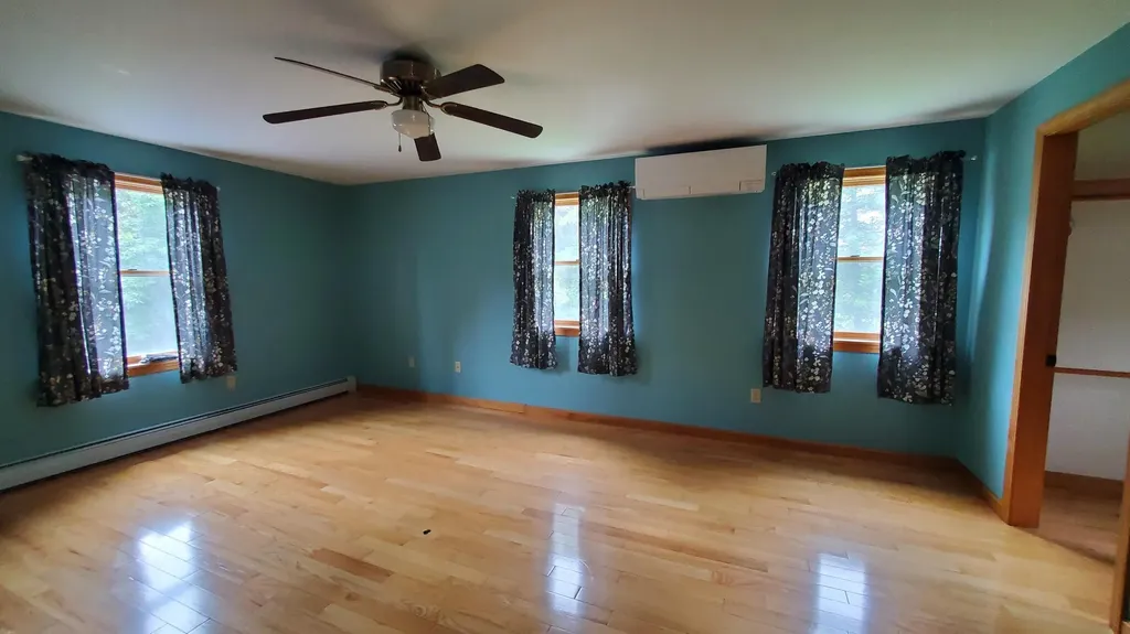 3811 W West River Road Sidney ME 04330