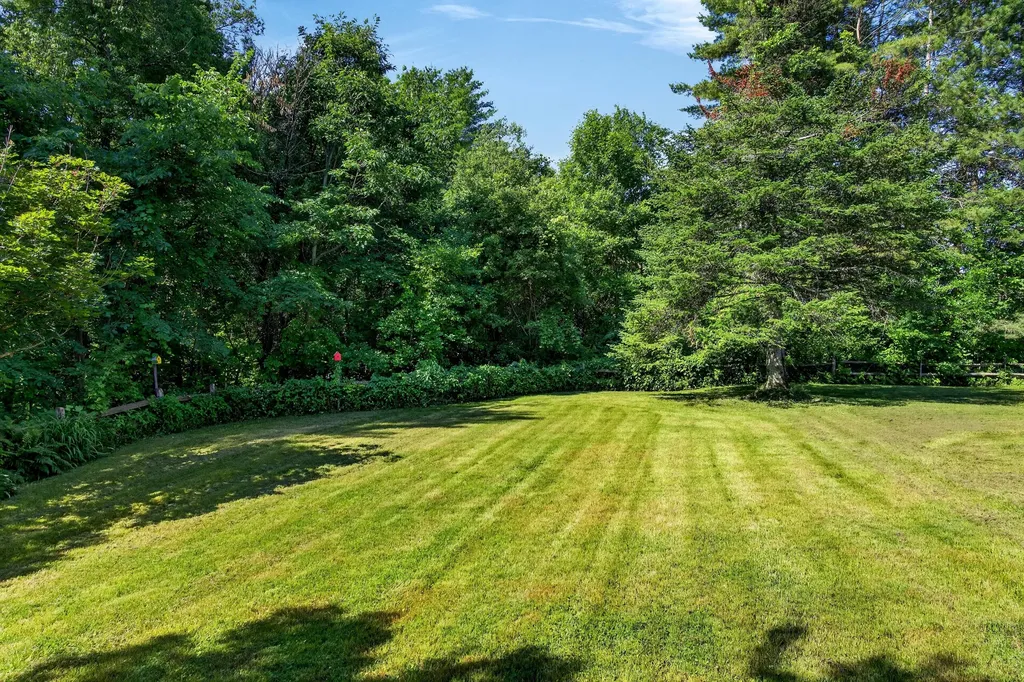 3811 W West River Road Sidney ME 04330